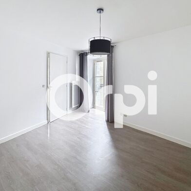 Appartement 3 pièces 494 €