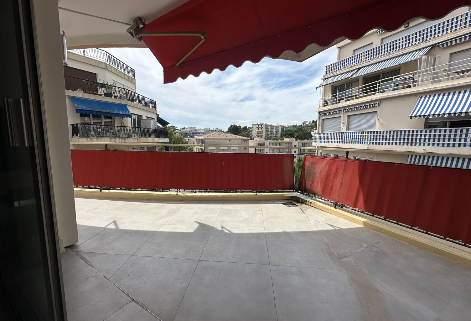 CANNES 190M  DU CENTRE T3 70M2 REFAIT TERRASSE 40M2 SUD  2 P — photo 1