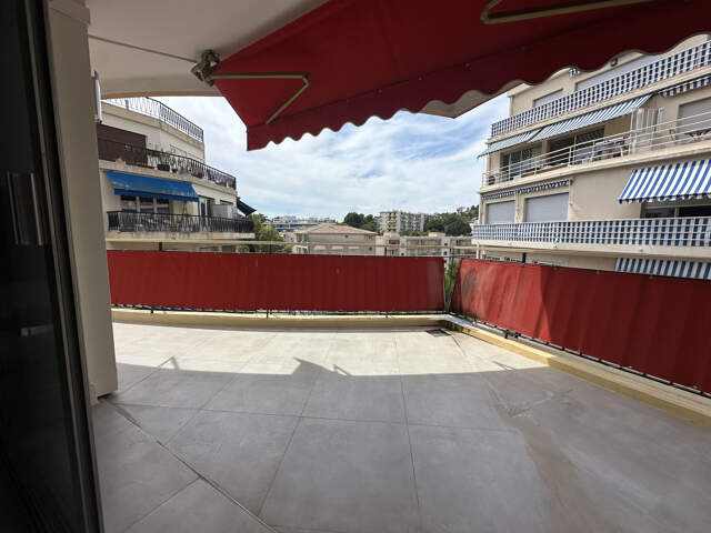 CANNES 190M  DU CENTRE T3 70M2 REFAIT TERRASSE 40M2 SUD  2 P — photo du bien