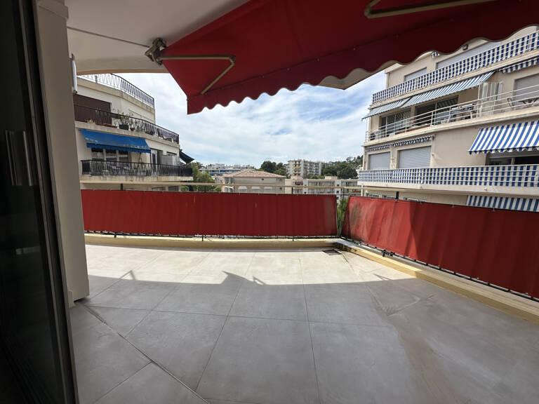 CANNES 190M  DU CENTRE T3 70M2 REFAIT TERRASSE 40M2 SUD  2 P — photo 1