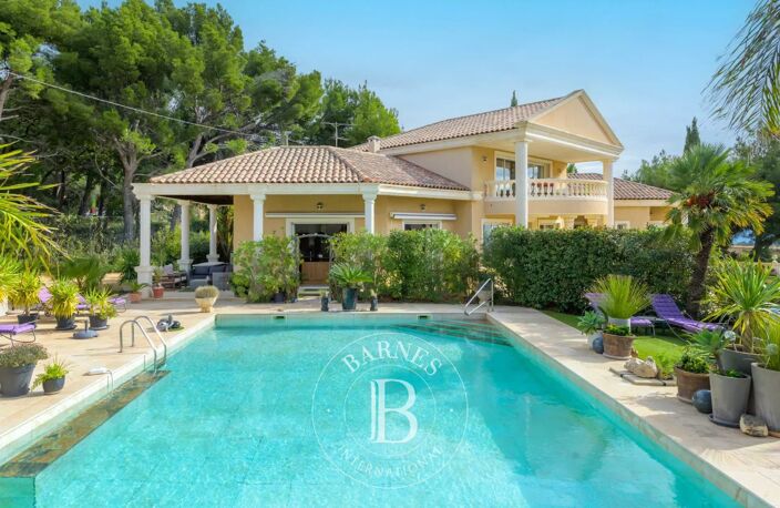 VENTE  - CEYRESTE - PROPRIETE - TENNIS - PISCINE — photo 2