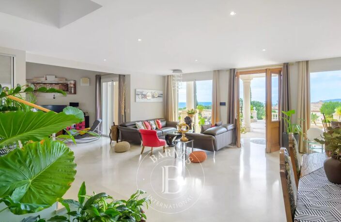 VENTE  - CEYRESTE - PROPRIETE - TENNIS - PISCINE — photo 4