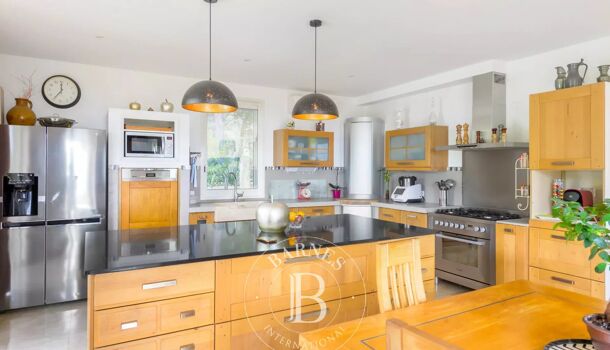 Villa / Maison 11 pièces  à vendre La Ciotat 13600