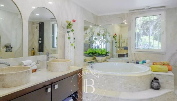 Villa / Maison 11 pièces  à vendre La Ciotat 13600