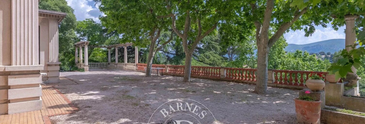 Maison 8 Pièces 450 m² à vendre à Marseille 12 (13012)