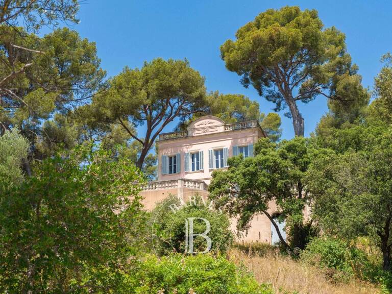 VENTE - CASSIS - CENTRE - BASTIDE À SUBLIMER - CADRE EXCEPTIONNE — photo 1
