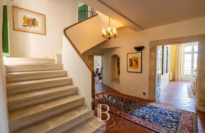 EXCLUSIVITE BARNES - PROVENCE - MANE - DEMEURE DE VILLE 500 m² - — photo 2