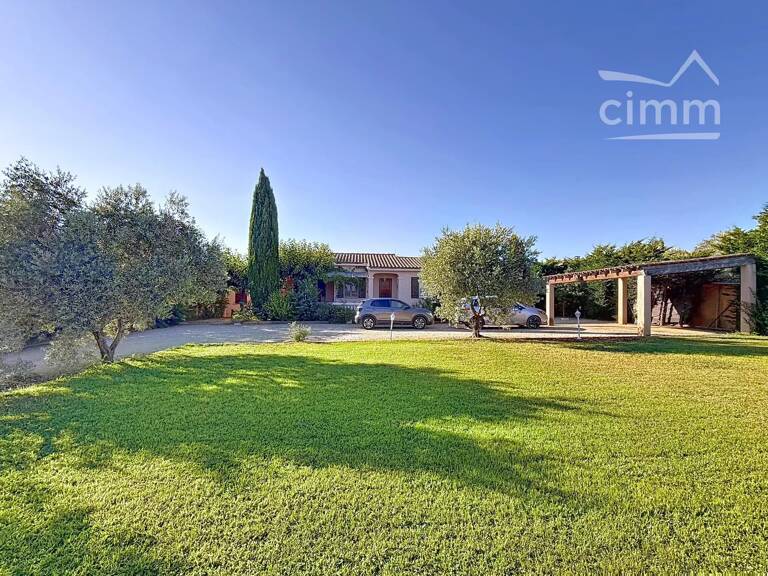 Villa de plain pied avec 4 chambres et proche du centre ville — photo 1