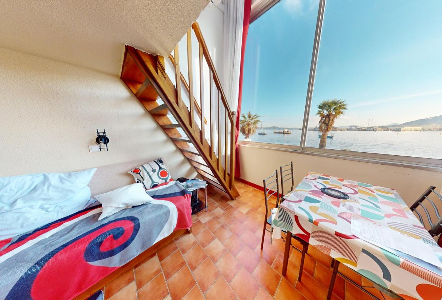 Appartement À Vendre T2 Duplex Saint Mandrier sur Mer en front de Mer — photo 1