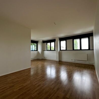 Appartement 3 pièces 740 €
