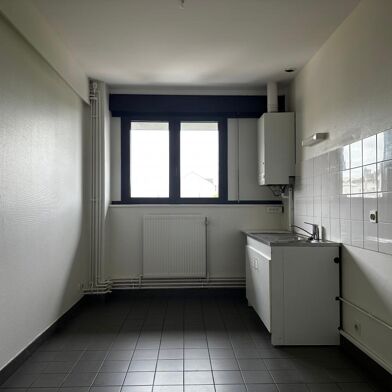 Appartement 3 pièces 740 €
