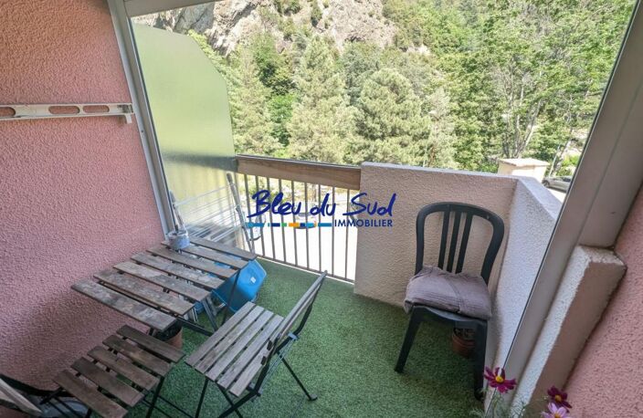 Studio entièrement rénové avec balcon — photo 4