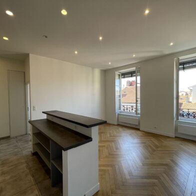 Appartement 3 pièces 1082 €