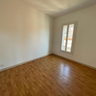 Appartement 3 pièces 740 €