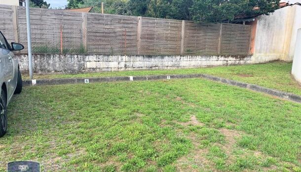 Parking  à louer Royan 17200