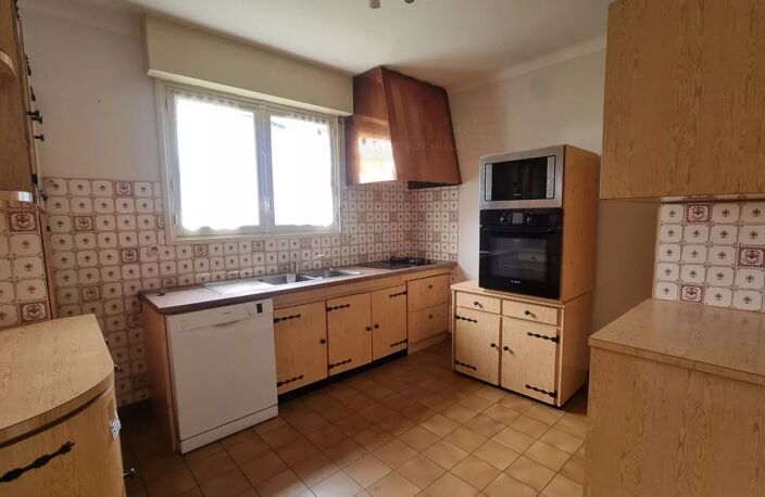Maison Familiale de 130m² à Bellegarde avec Grange — photo 5