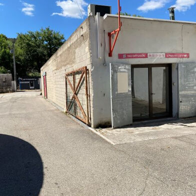 Commerce 3 pièces 970 €