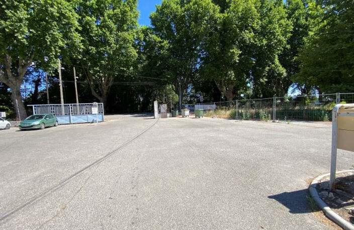 Meyrargues : Location local professionnel — photo 4