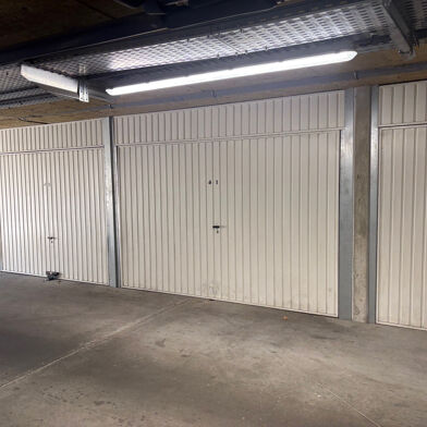 Garage  25500 €