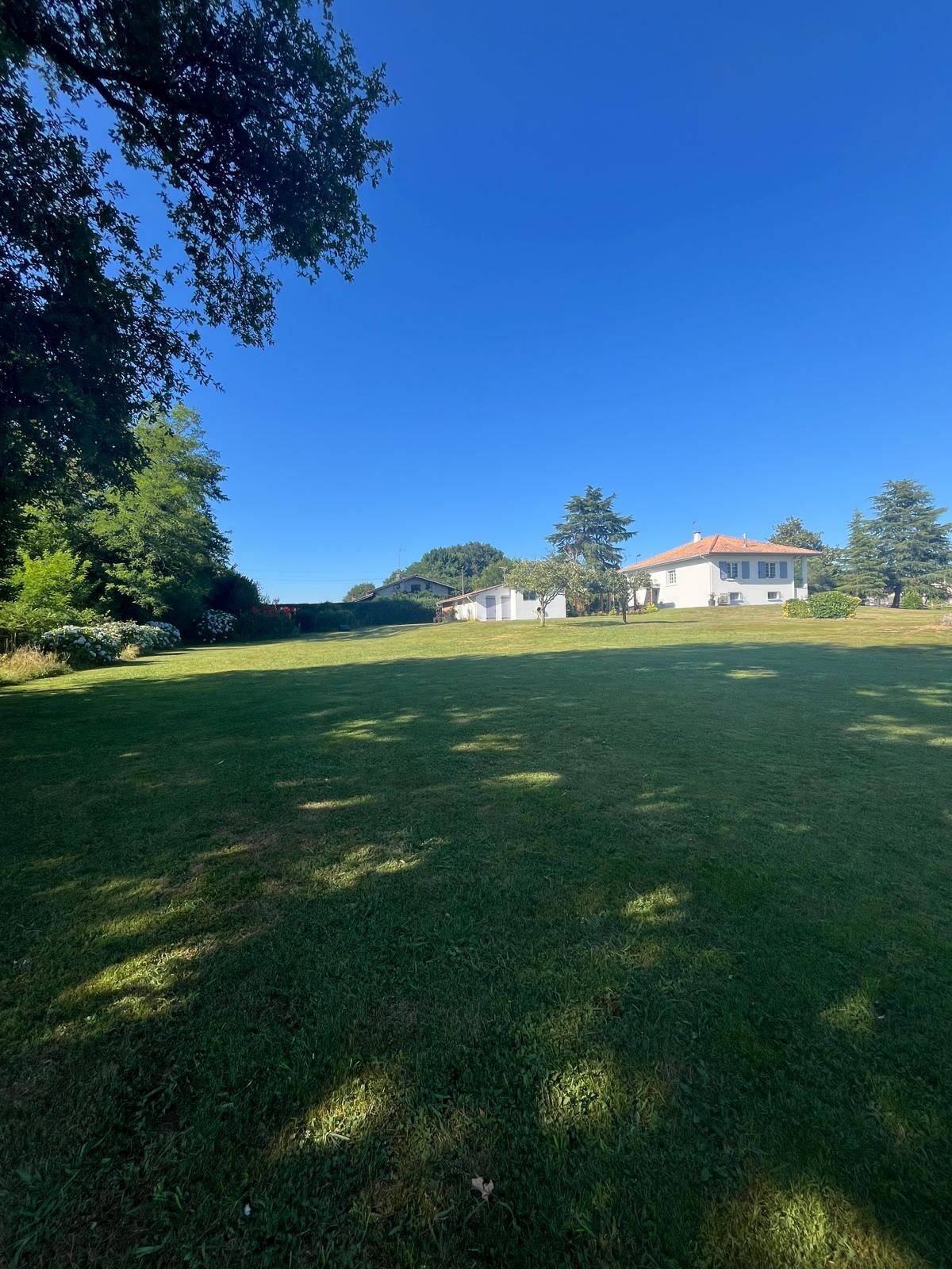 Villa / Maison  T4 à vendre Oeyreluy 40180