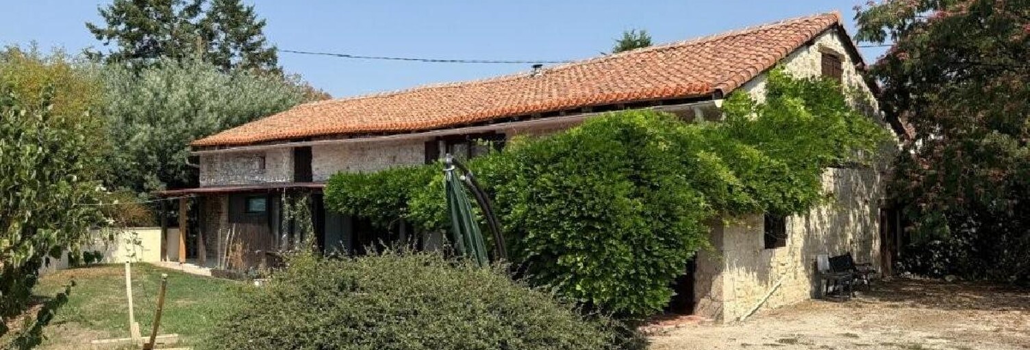 Maison 9 Pièces 140 m² à vendre à Champagne-Mouton (16350)