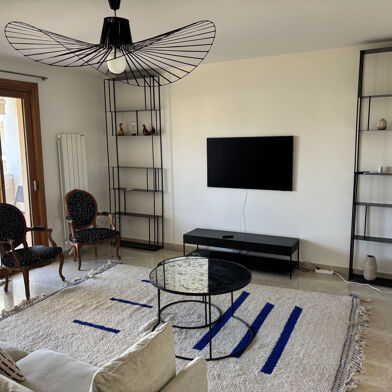 Appartement 4 pièces 2585 €