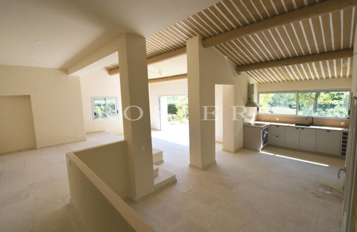 Roussillon, maison rénovée face au Luberon — photo 5