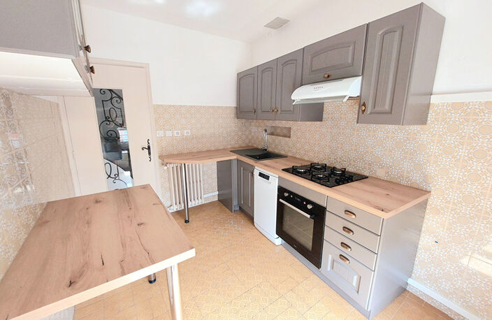 Immeuble Local commercial + appartement T5 rénové — photo 2