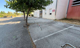 Garage   m² à louer à Saint-Maximin-la-Sainte-Baume (83470)