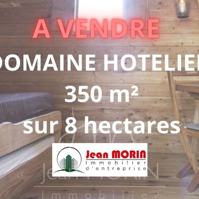 Commerce  1102400 €