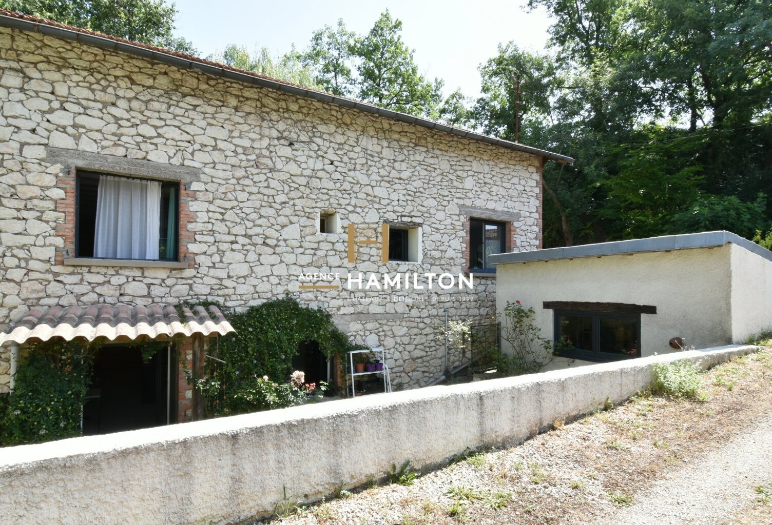 Maison et terrain — photo 1