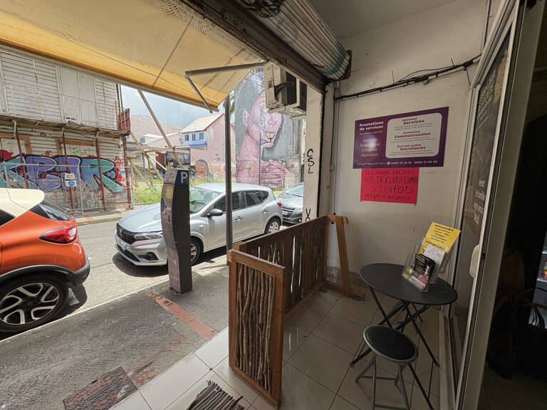 LOCAL COMMERCIAL POINTE A PITRE — photo 1