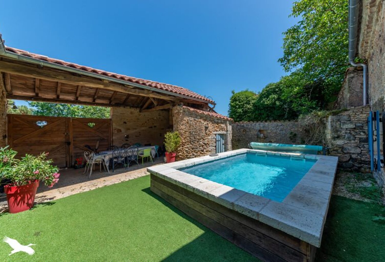 Maison en pierre de 6 pièces principales — photo 1