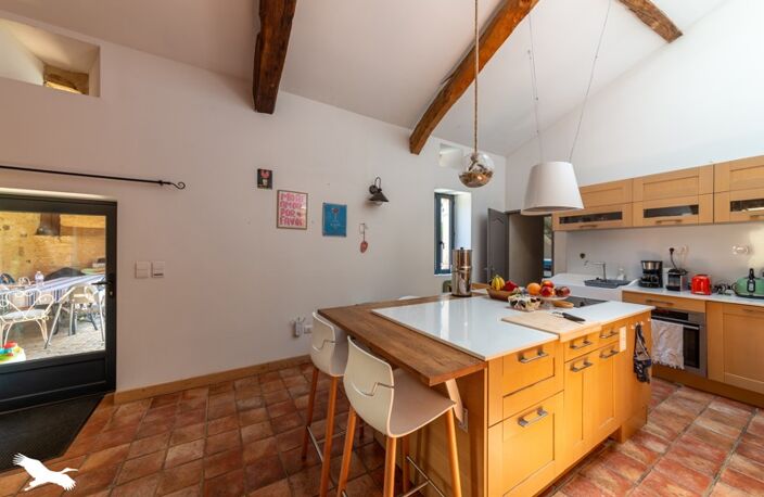 Maison en pierre de 6 pièces principales — photo 2