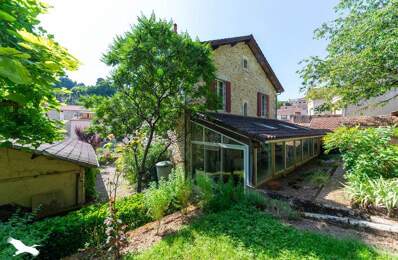 Maison en pierre de 8 pièces principales — photo du bien