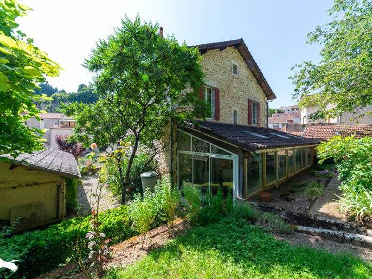 Maison en pierre de 8 pièces principales — photo 1