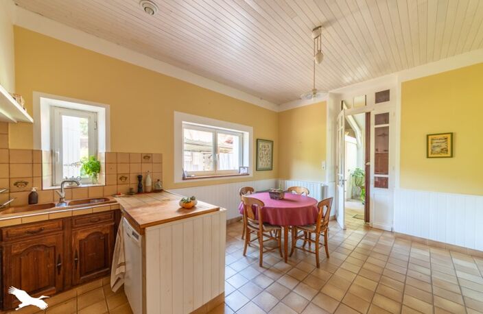 Maison en pierre de 8 pièces principales — photo 3
