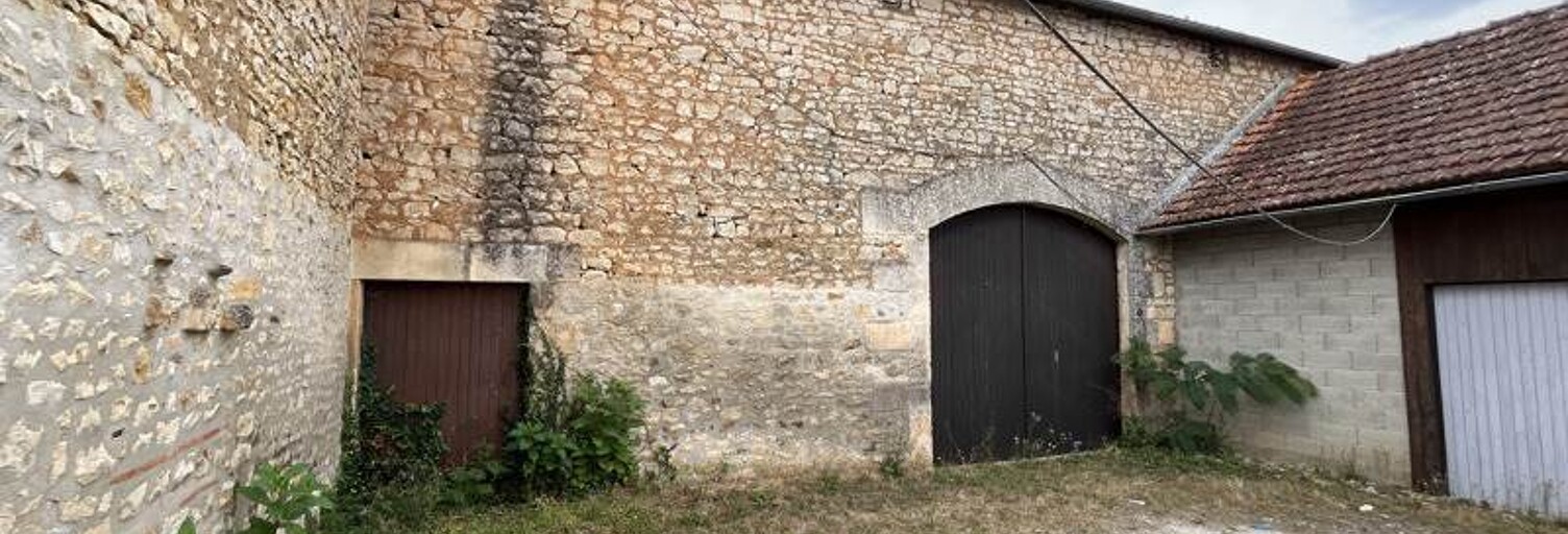 Maison 1 Pièce 190 m² à vendre à La Rochefoucauld-en-Angoumois (16110)