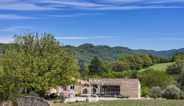 Villa / Maison 7 pièces  à vendre Céreste 04280