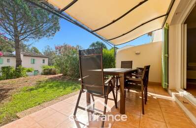 DOMAINE DE PONT ROYAL – Bastidon climatisé de 44 m², ravalé et parfaitement entretenu, avec jardin, 2 chambres et place de parking, au cœur de la nature — photo du bien