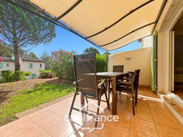 DOMAINE DE PONT ROYAL – Bastidon climatisé de 44 m², ravalé et parfaitement entretenu, avec jardin, 2 chambres et place de parking, au cœur de la nature — photo 1