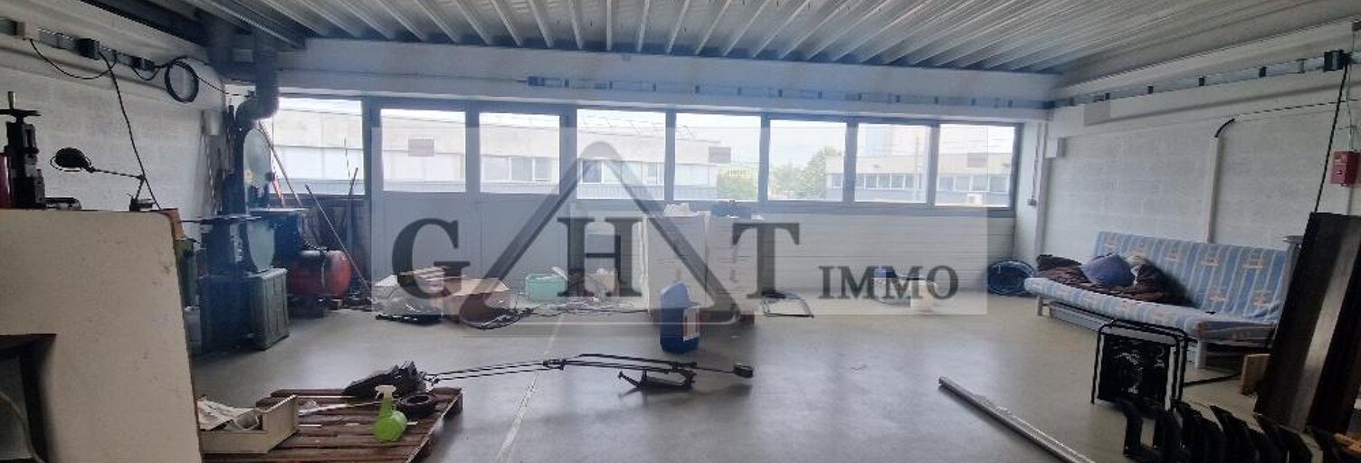 Local industriel  250 m² à louer à Stains (93240)
