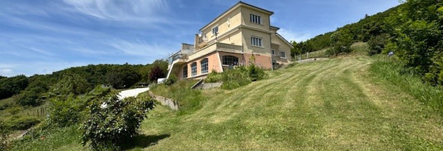 Maison 10 Pièces 337 m² à vendre à Saint-Laurent-en-Beaumont (38350)