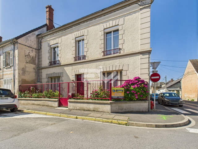 Maison 8 pièces 225 m² à Fère-en-Tardenois — photo du bien