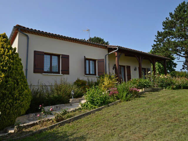 Maison familiale sur sous-sol complet — photo du bien