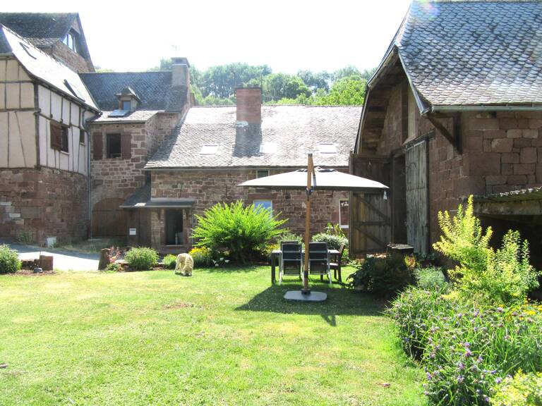 EXCLUSIVITE VALLON Bel ensemble immobilier en pierre très bien restauré dans un hameau rural — photo 1