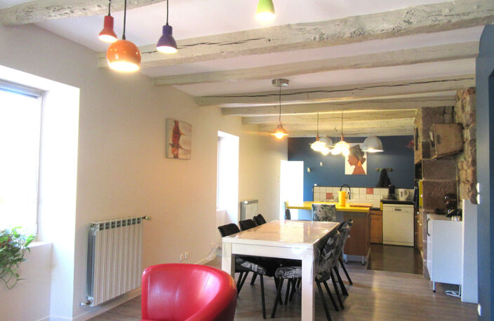 EXCLUSIVITE VALLON Bel ensemble immobilier en pierre très bien restauré dans un hameau rural — photo 3