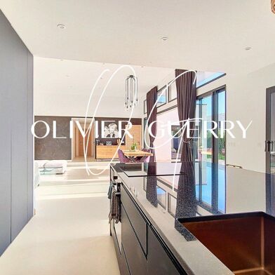 Maison 4 pièces 677000 €