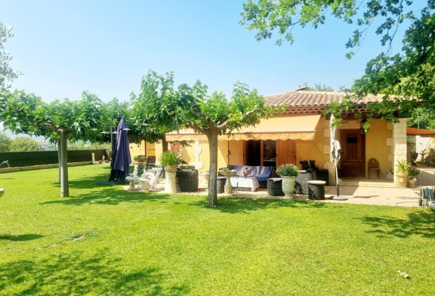 Draguignan villa F6 197m2 piscine garage terrasse 3800m terr — photo 1