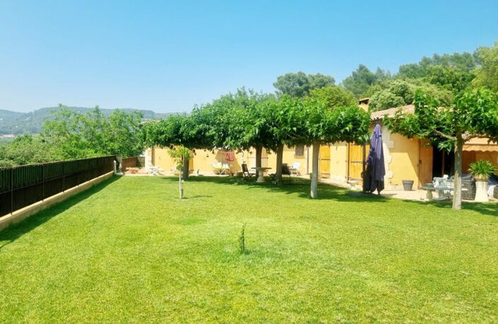 Draguignan villa F6 197m2 piscine garage terrasse 3800m terr — photo 2